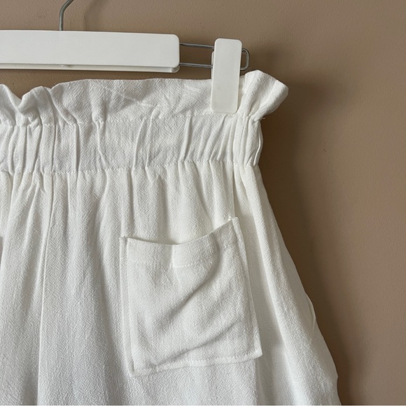 LE LIS | White Paper Bag Drawstring Shorts Sz M - Picture 5 of 8